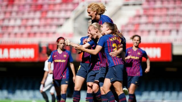El Barça controla un partit boig (6-2)