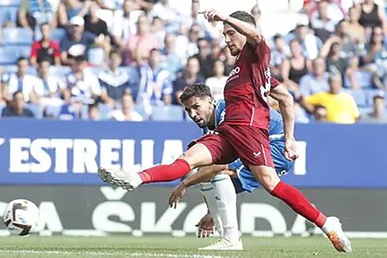 L’Espanyol no pot culminar la remuntada (2-3) davant del Sevilla